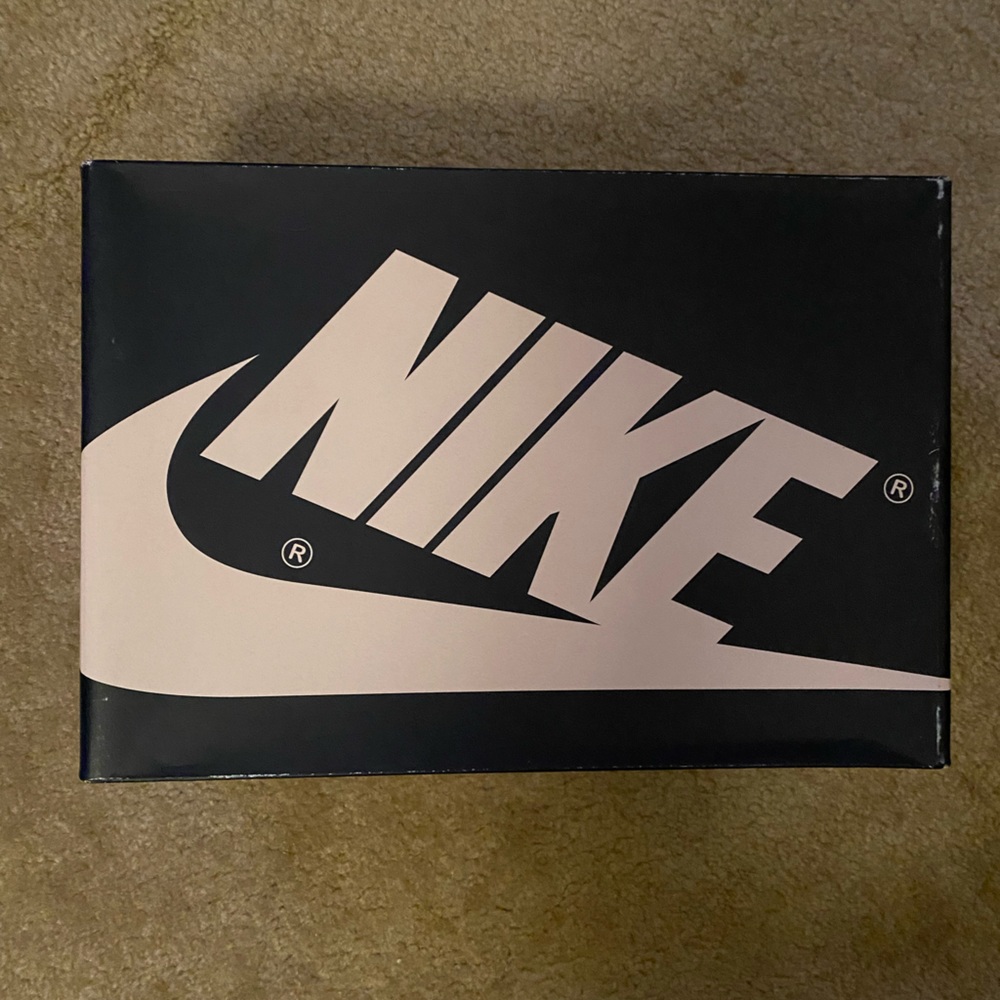 Jordan 1 Retro High OG Women - Picture 2 of 4